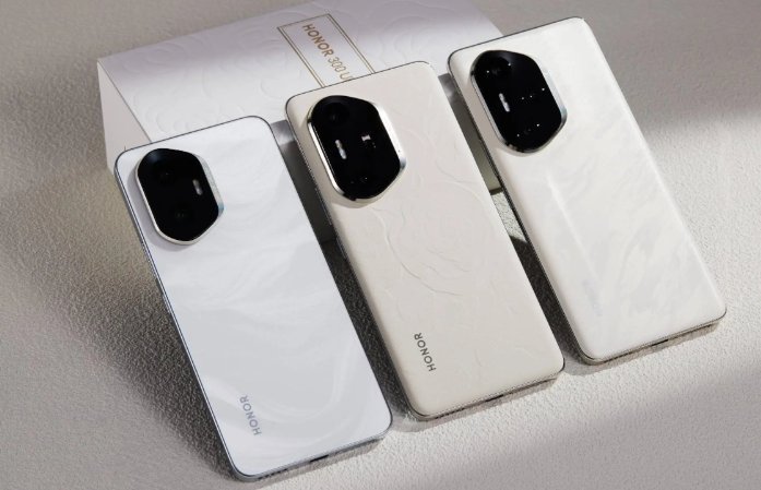 荣耀500系列新机设计线稿曝光   荣耀500横向跑道模组+大R角直屏